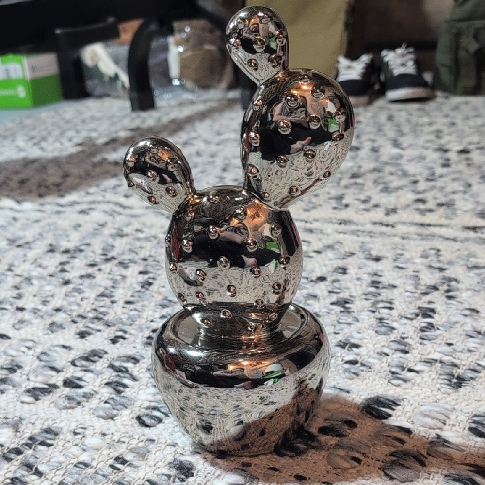 Ceramic Chrome Cactus